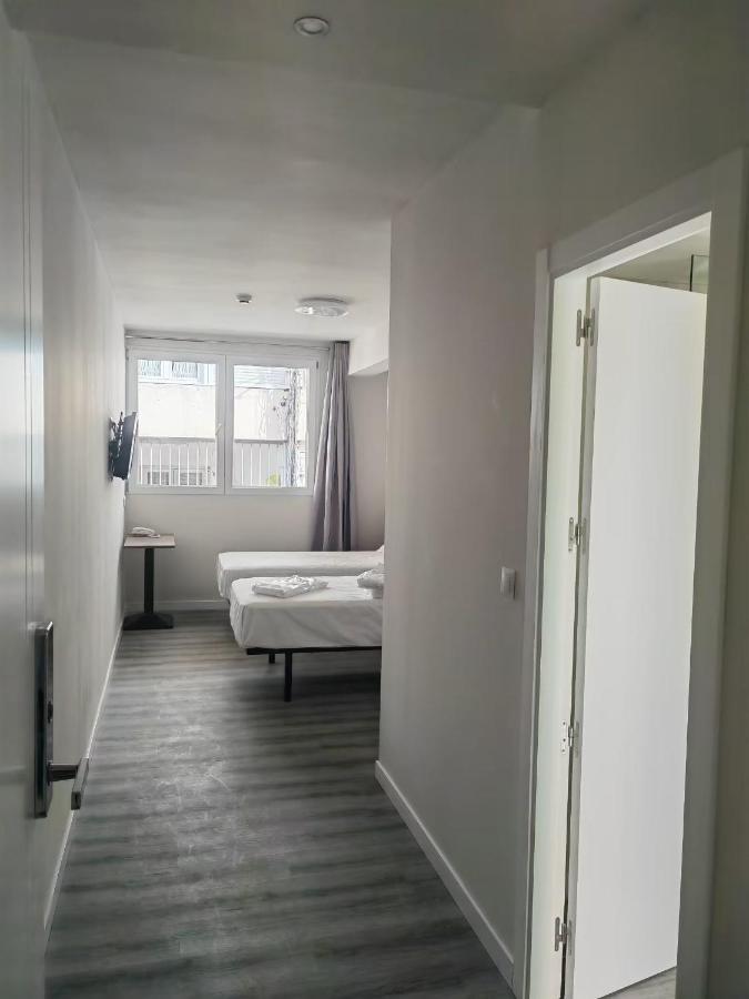 Hostal Golden 21*** Madrid Bagian luar foto