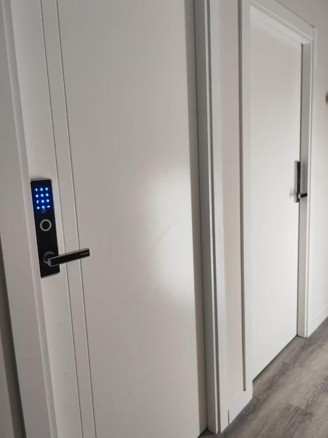 Hostal Golden 21*** Madrid Bagian luar foto
