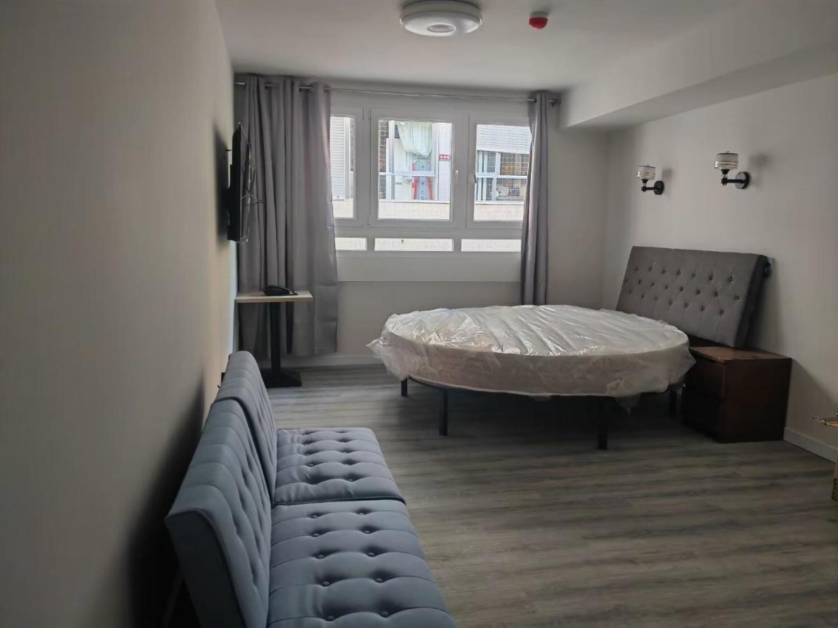 Hostal Golden 21*** Madrid Bagian luar foto
